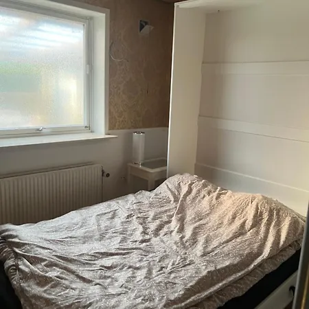 Accommodation *